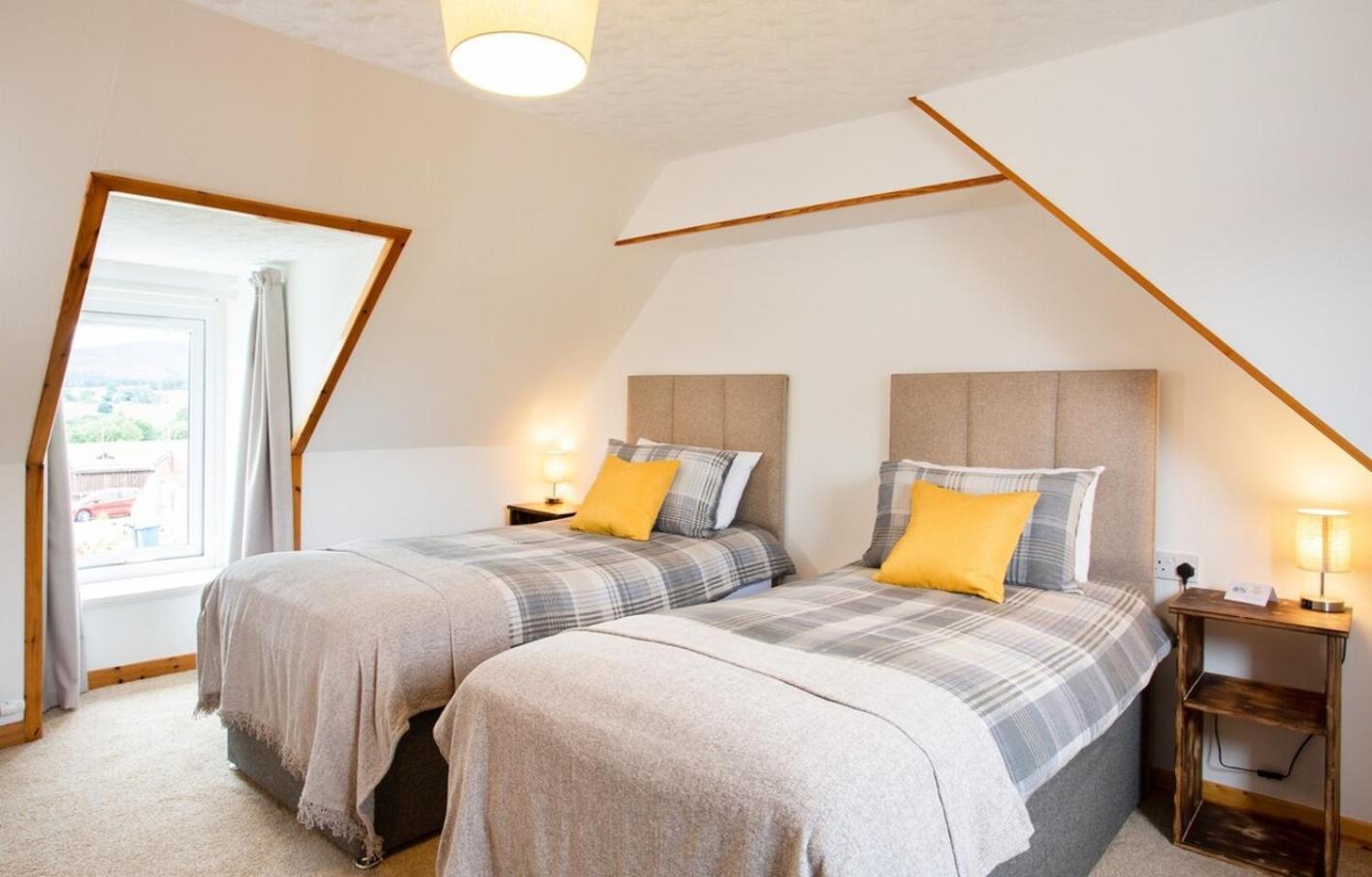Mike'S 3-Bedroom Countryside Cottage Alness Eksteriør bilde