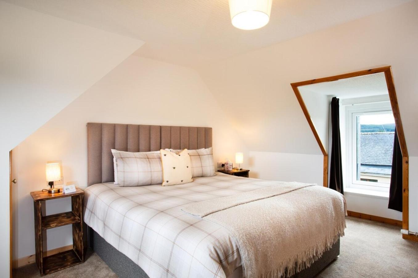Mike'S 3-Bedroom Countryside Cottage Alness Eksteriør bilde