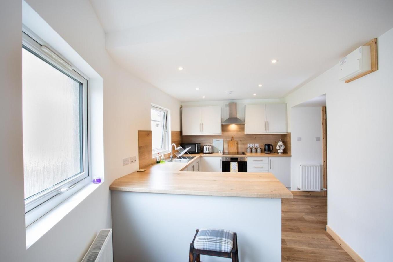 Mike'S 3-Bedroom Countryside Cottage Alness Eksteriør bilde