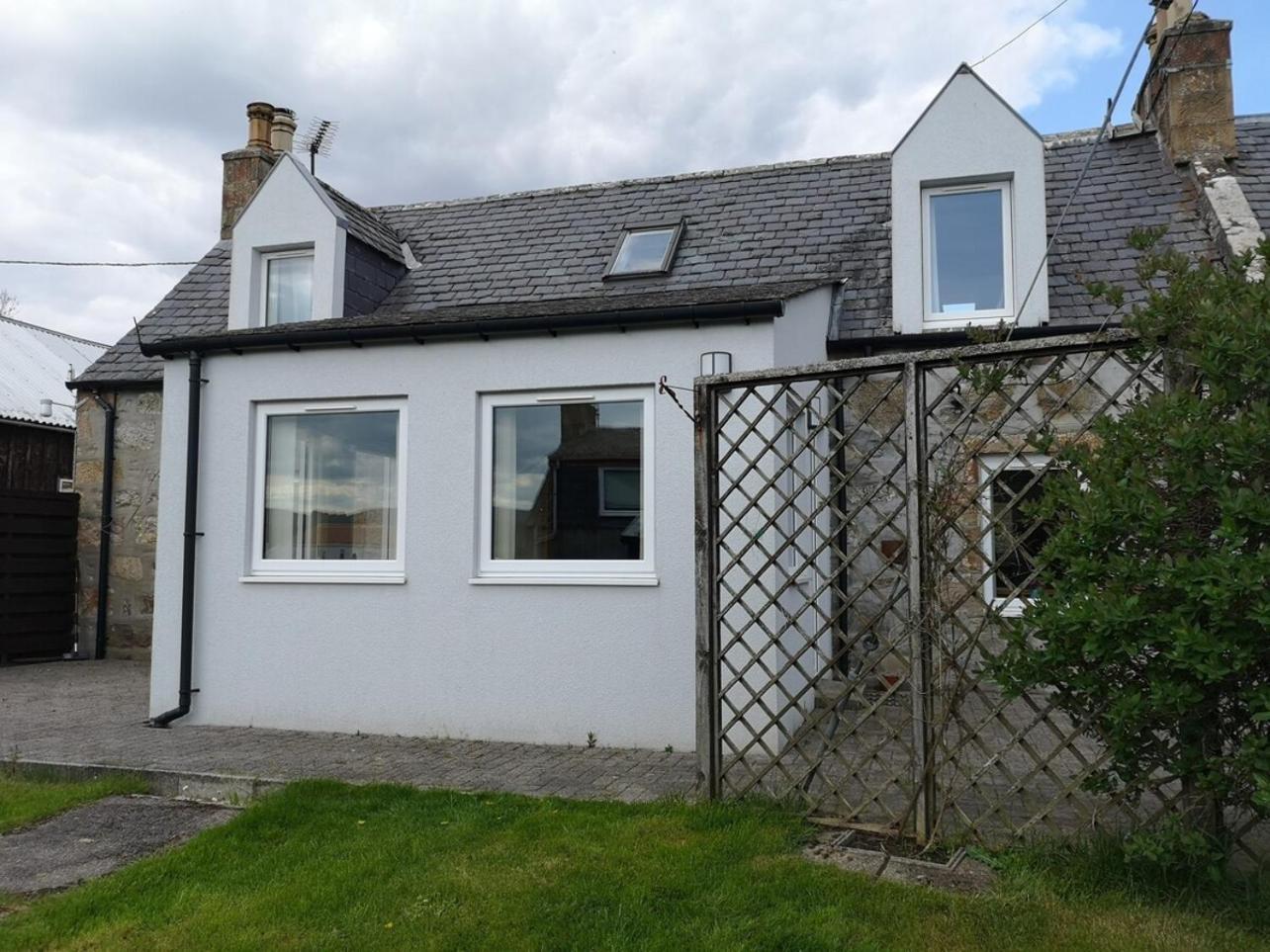 Mike'S 3-Bedroom Countryside Cottage Alness Eksteriør bilde