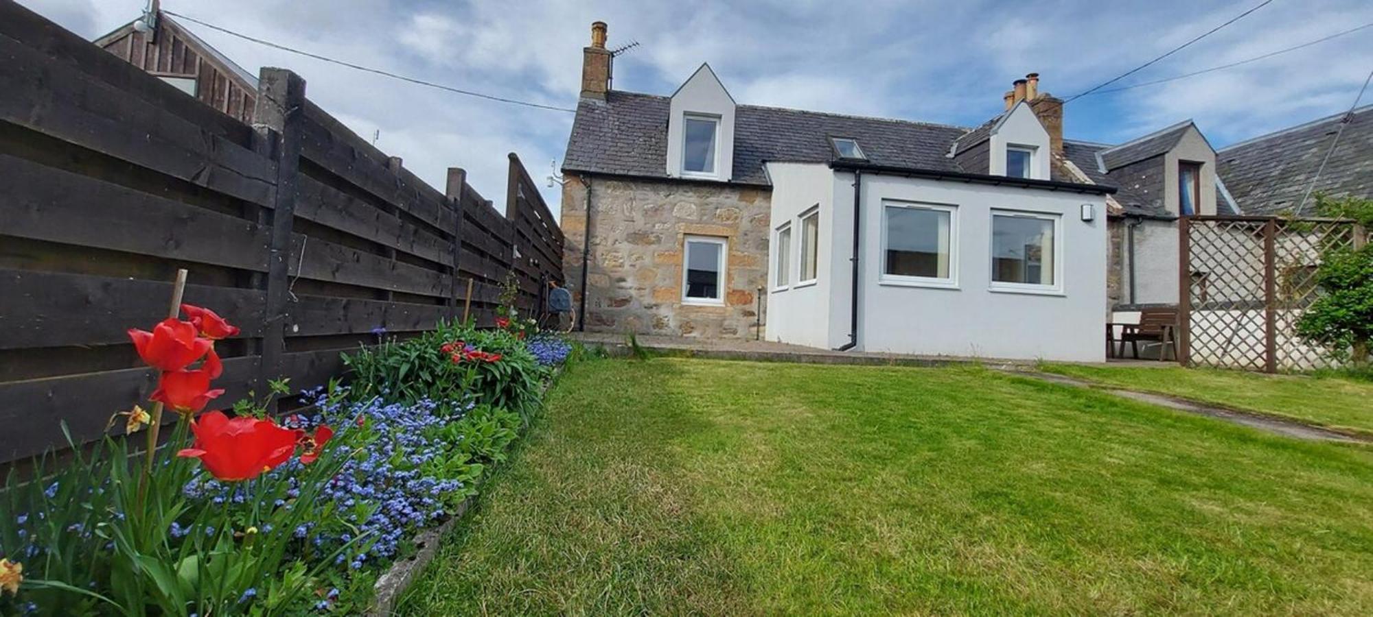 Mike'S 3-Bedroom Countryside Cottage Alness Eksteriør bilde